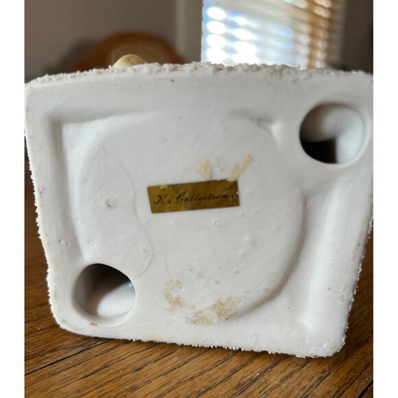 K's Collection 6" height and 4" length Christmas Winter House Santa - Picture 6 of 6